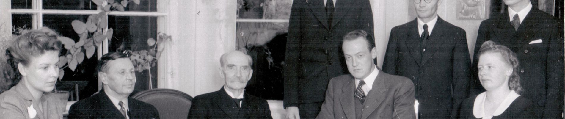 Edistyspuolueen nuorisolitto kunniakäynnillä presidentin luona 1946